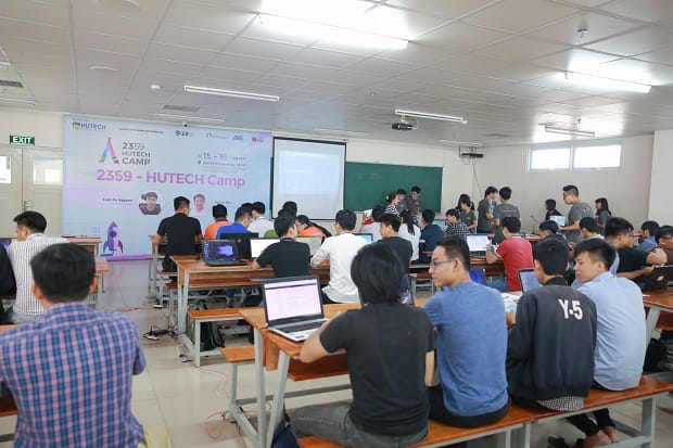 【過去イベント】ホーチミンHUTECH大学で開催:学生向けReact.js技術セミナー