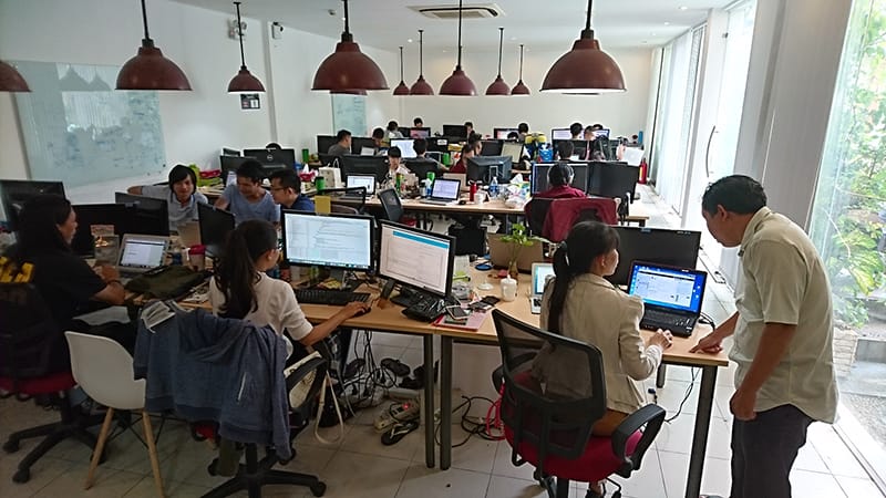 ベトナムIT人材市場レポート【前編】:都市別・職種別の求人動向とプログラミング言語別の給与相場